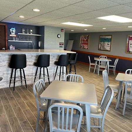 Americinn By Wyndham Manitowoc Eksteriør billede