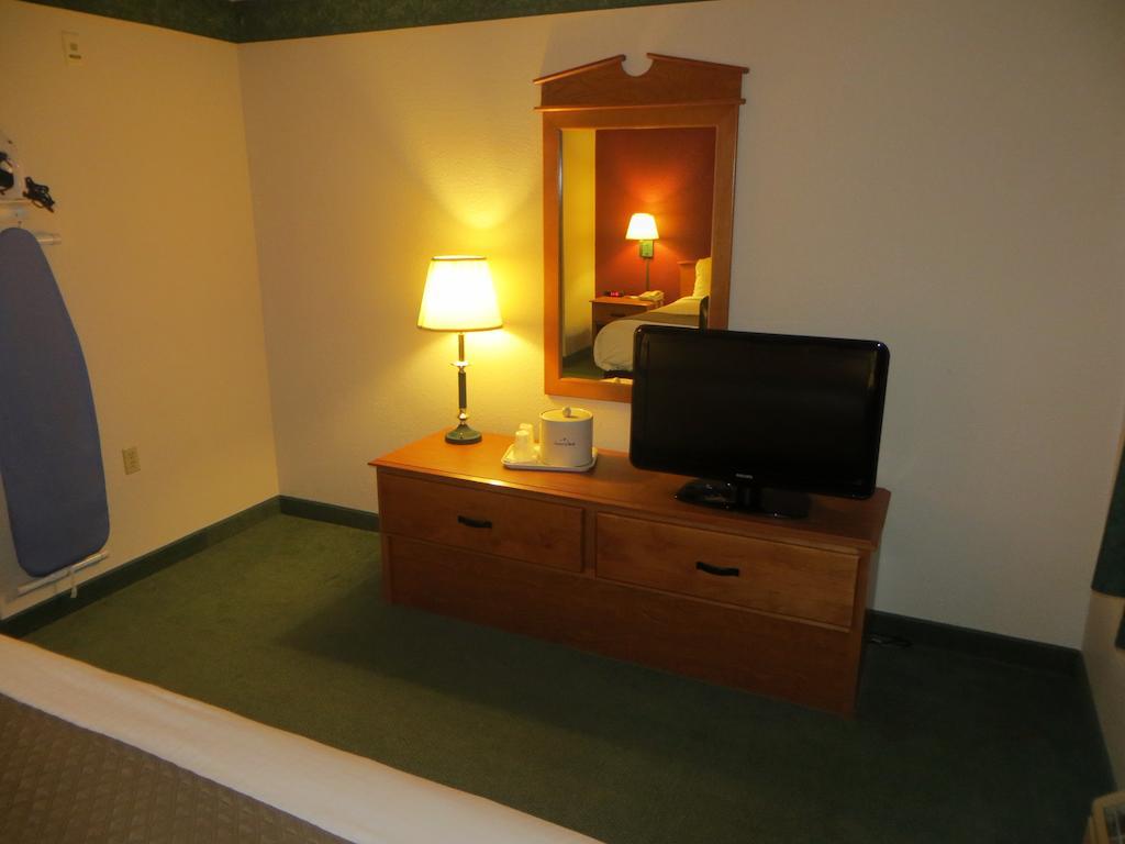 Americinn By Wyndham Manitowoc Værelse billede
