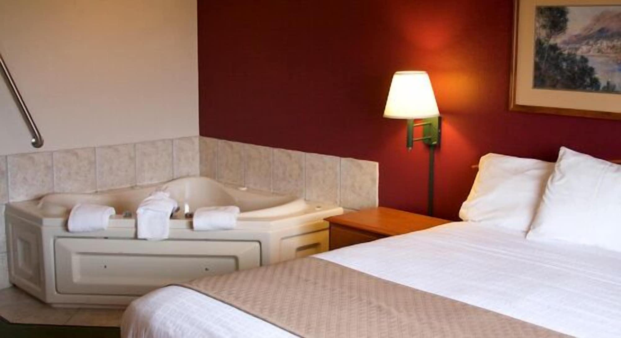 Americinn By Wyndham Manitowoc Eksteriør billede