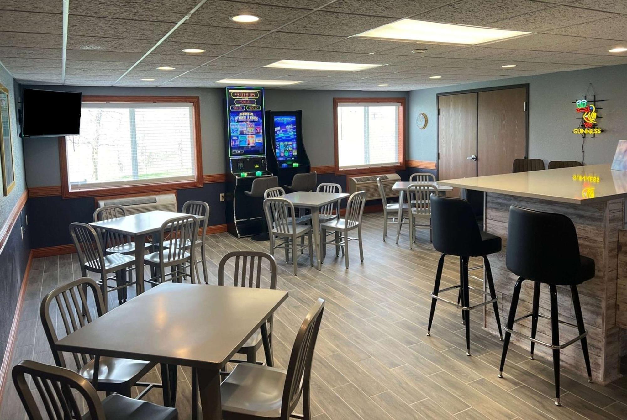 Americinn By Wyndham Manitowoc Eksteriør billede